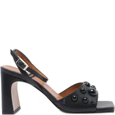 Босоножки на каблуке