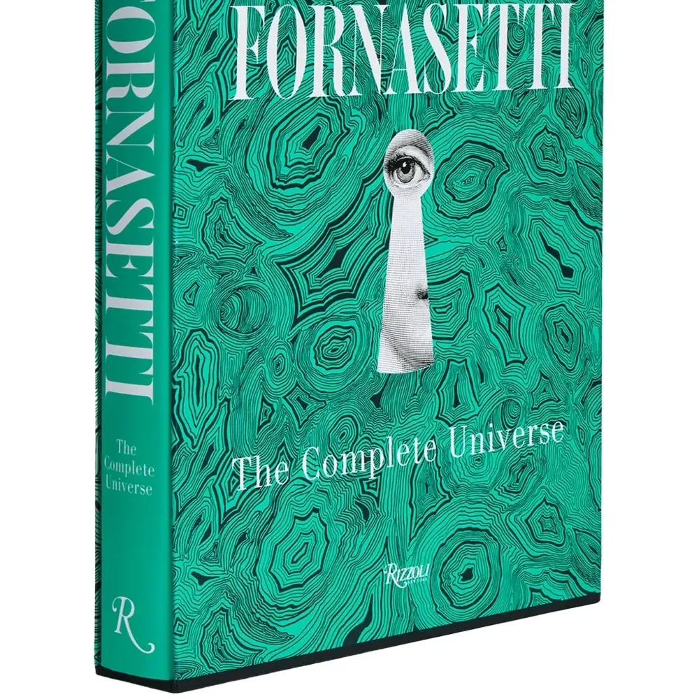 книга The Complete Universe (36 x 29 см)