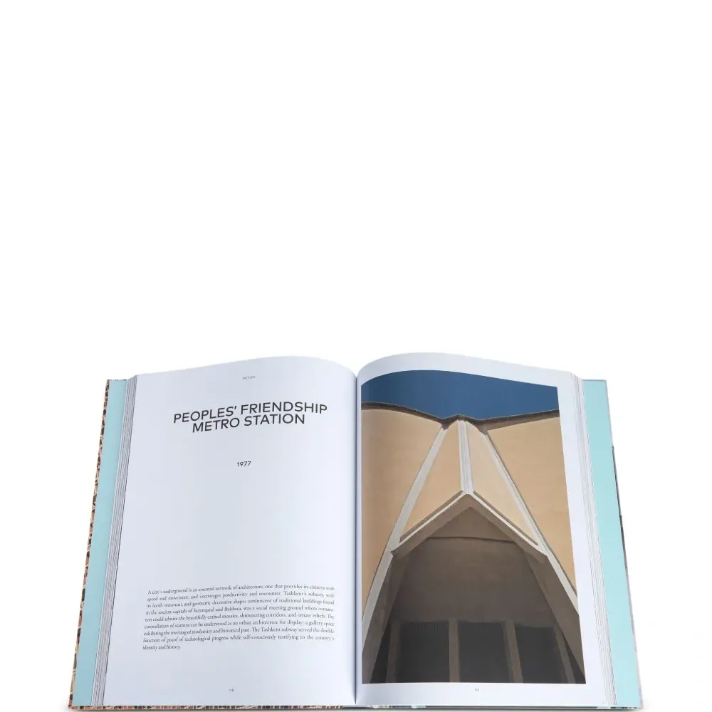 книга A Modernist Capital (36 x 27 см)