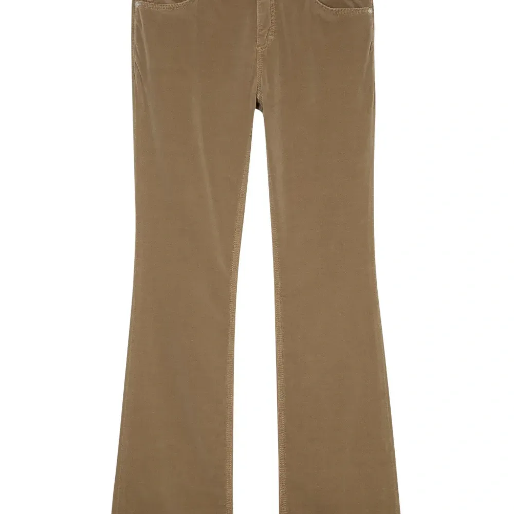 Расклешенные джинсы