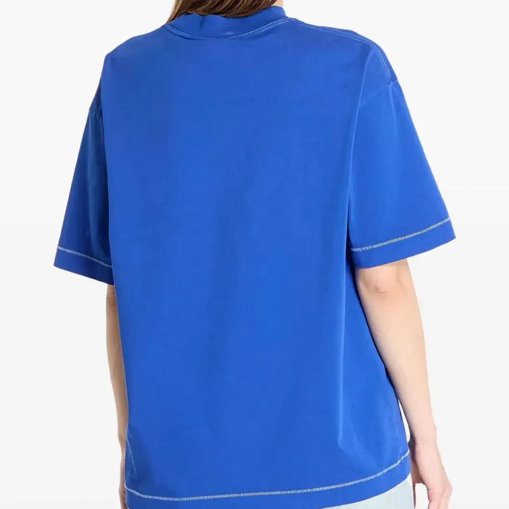 Футболка с контрастной строчкой Футболка с контрастной строчкой