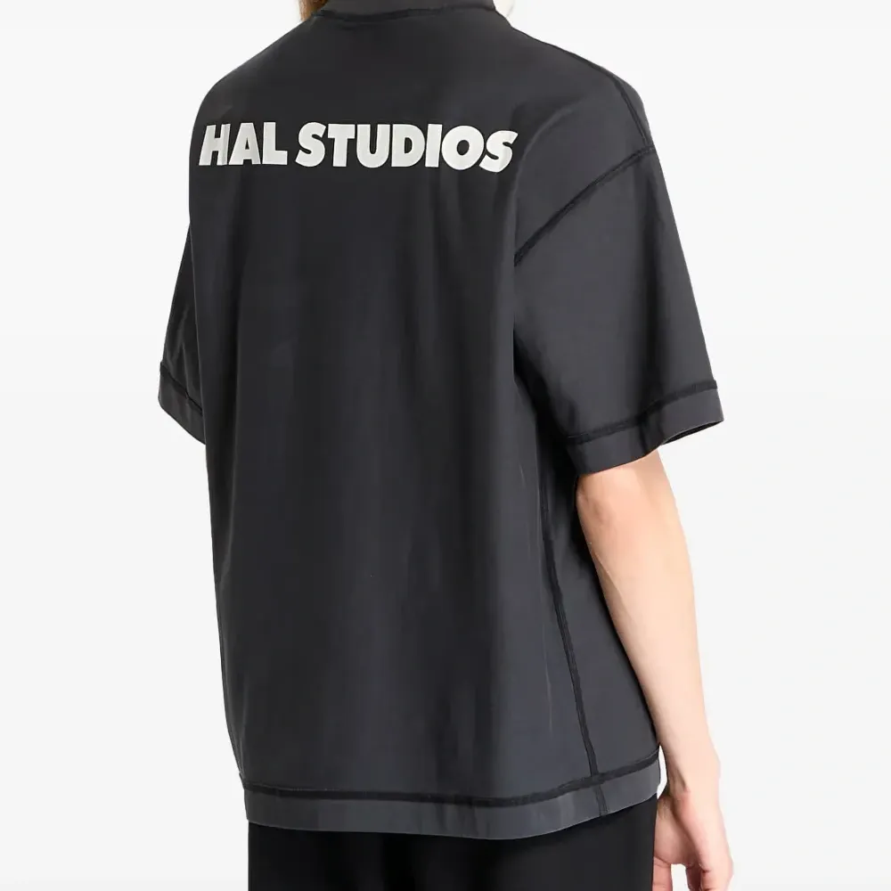 Футболка с логотипом