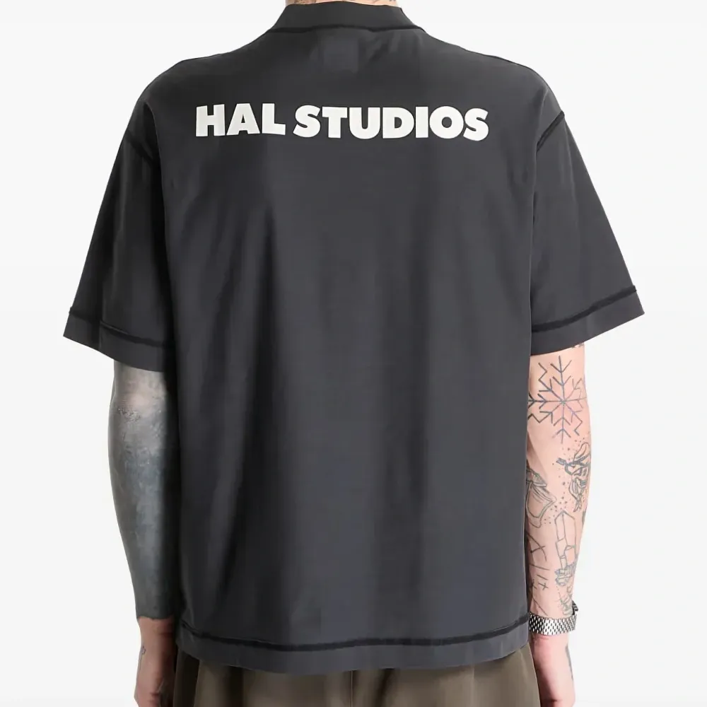 Футболка с логотипом