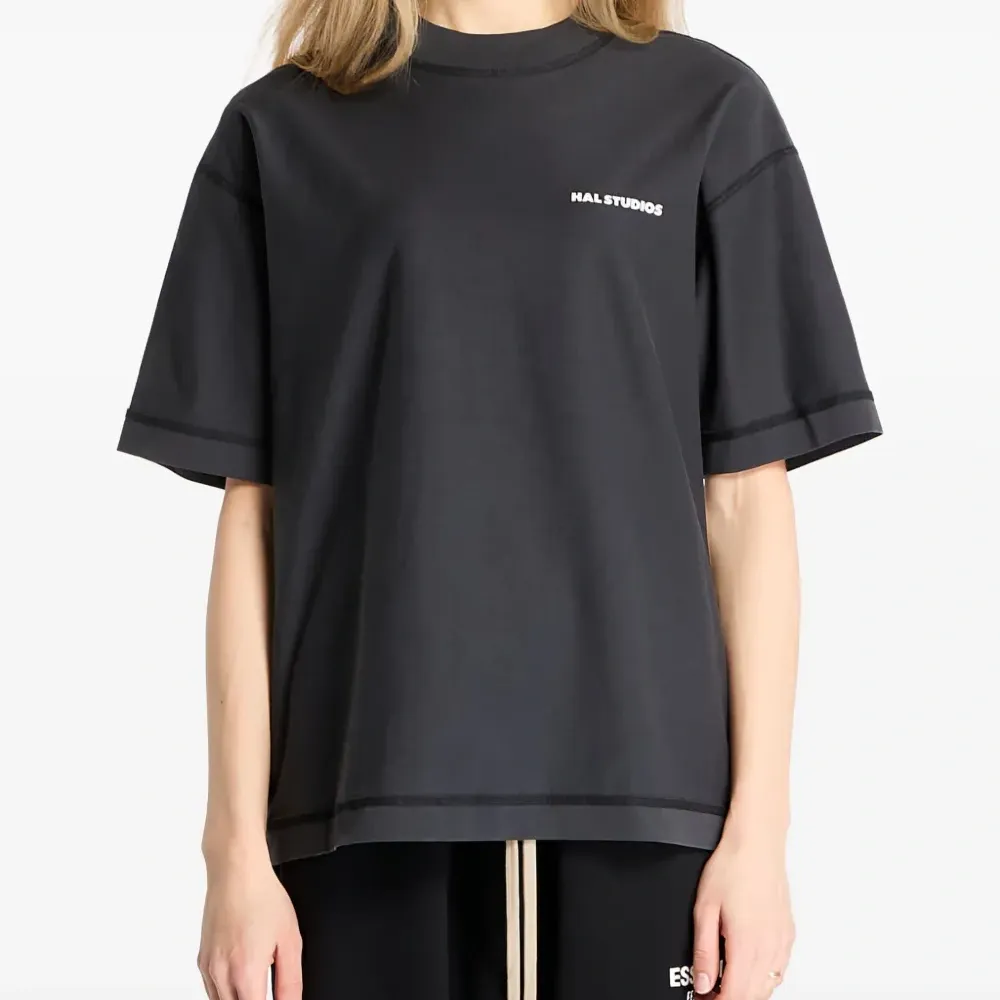 Футболка с логотипом