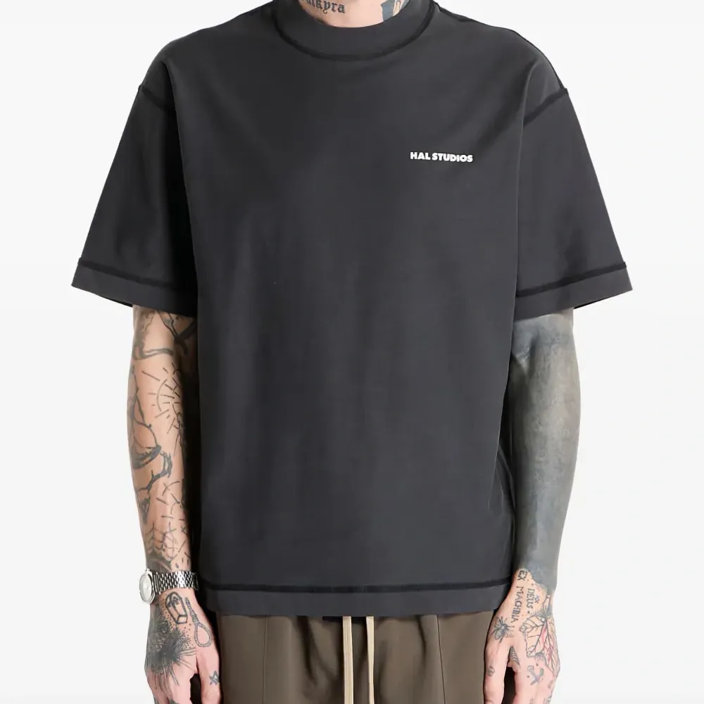 Футболка с логотипом