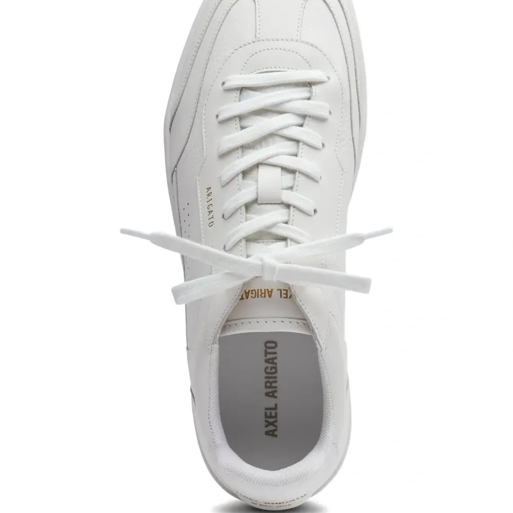 Кроссовки с перфорацией