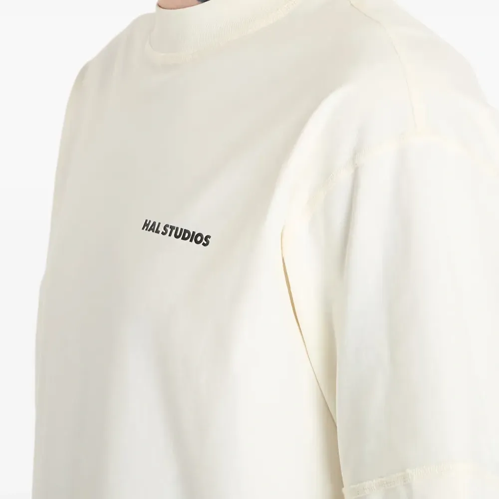 Футболка с вышитым логотипом