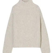 Свитер в рубчик с высоким воротником