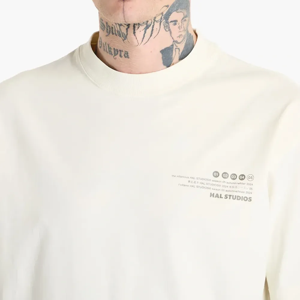 Футболка с вышитым логотипом