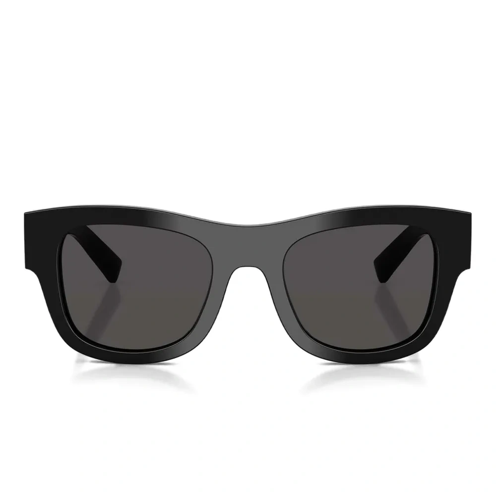 солнцезащитные очки в квадратной оправе