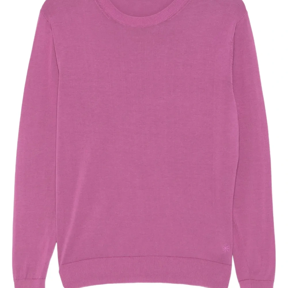 Свитер с круглым вырезом