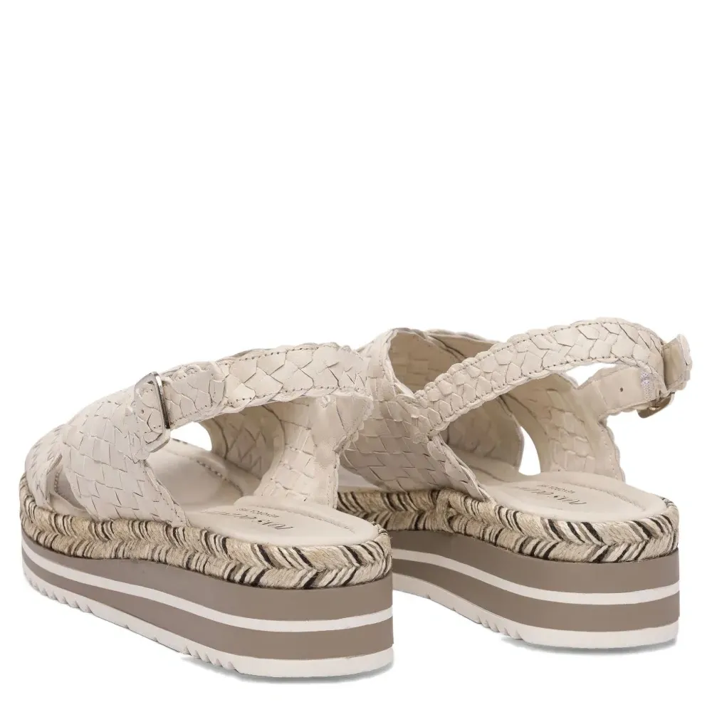 сандалии с плетеными ремешками