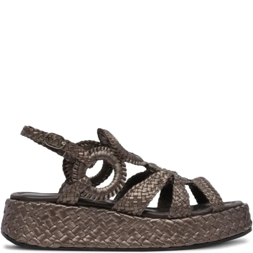 Сандалии с плетеными ремешками Сандалии с плетеными ремешками