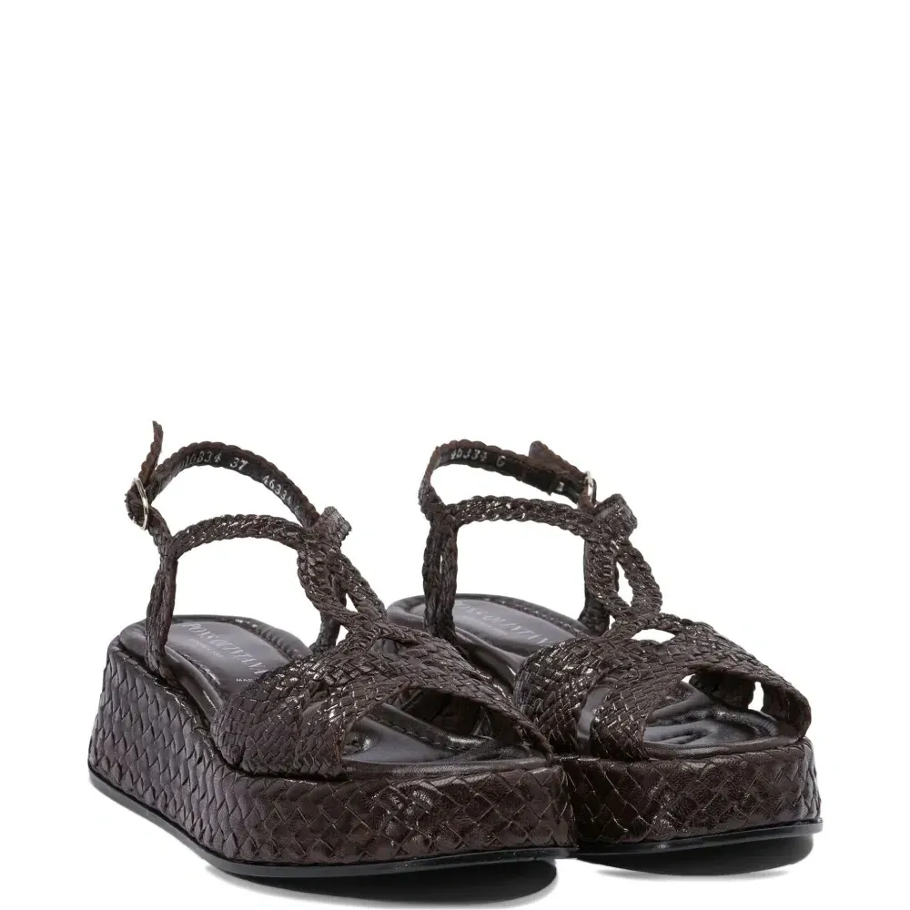 сандалии на платформе