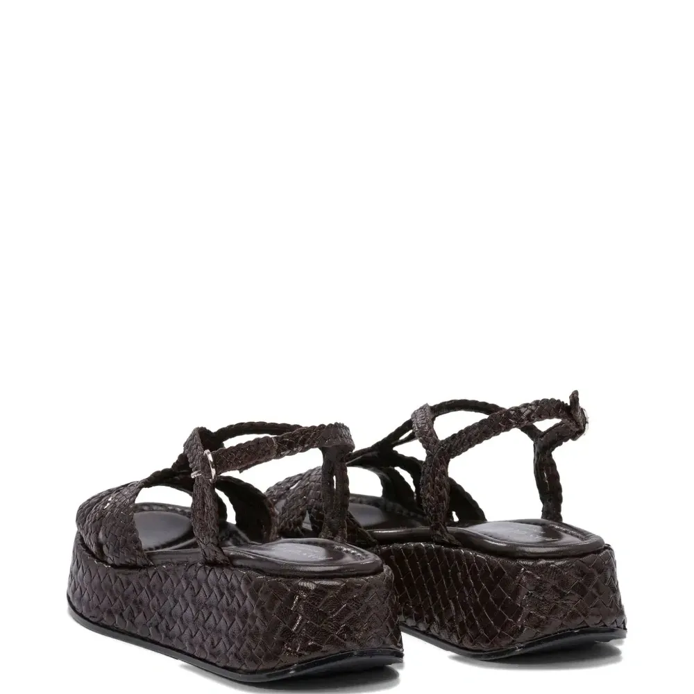 сандалии на платформе