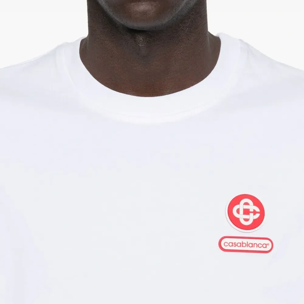 Футболка с нашивкой-логотипом