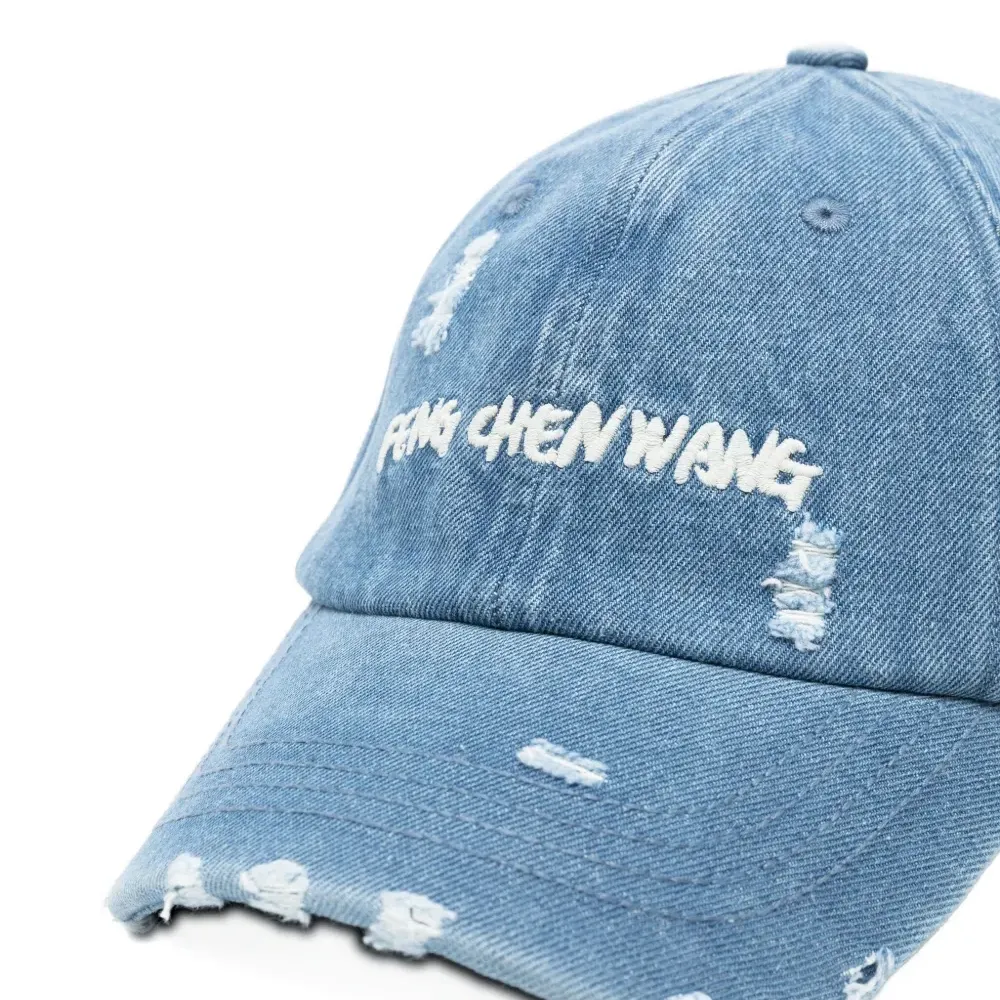 Бейсболка из потертого денима