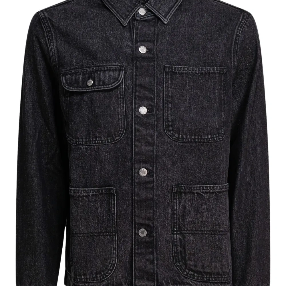 Куртка на пуговицах с карманами карго