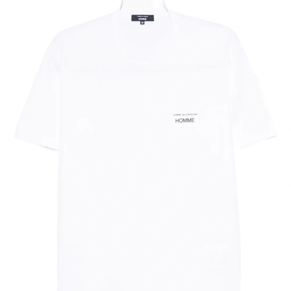 Футболка с логотипом