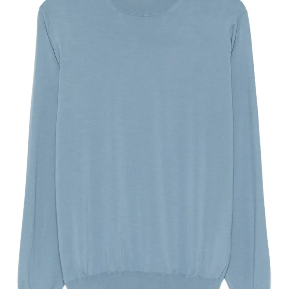 Шерстяной свитер с высоким воротником