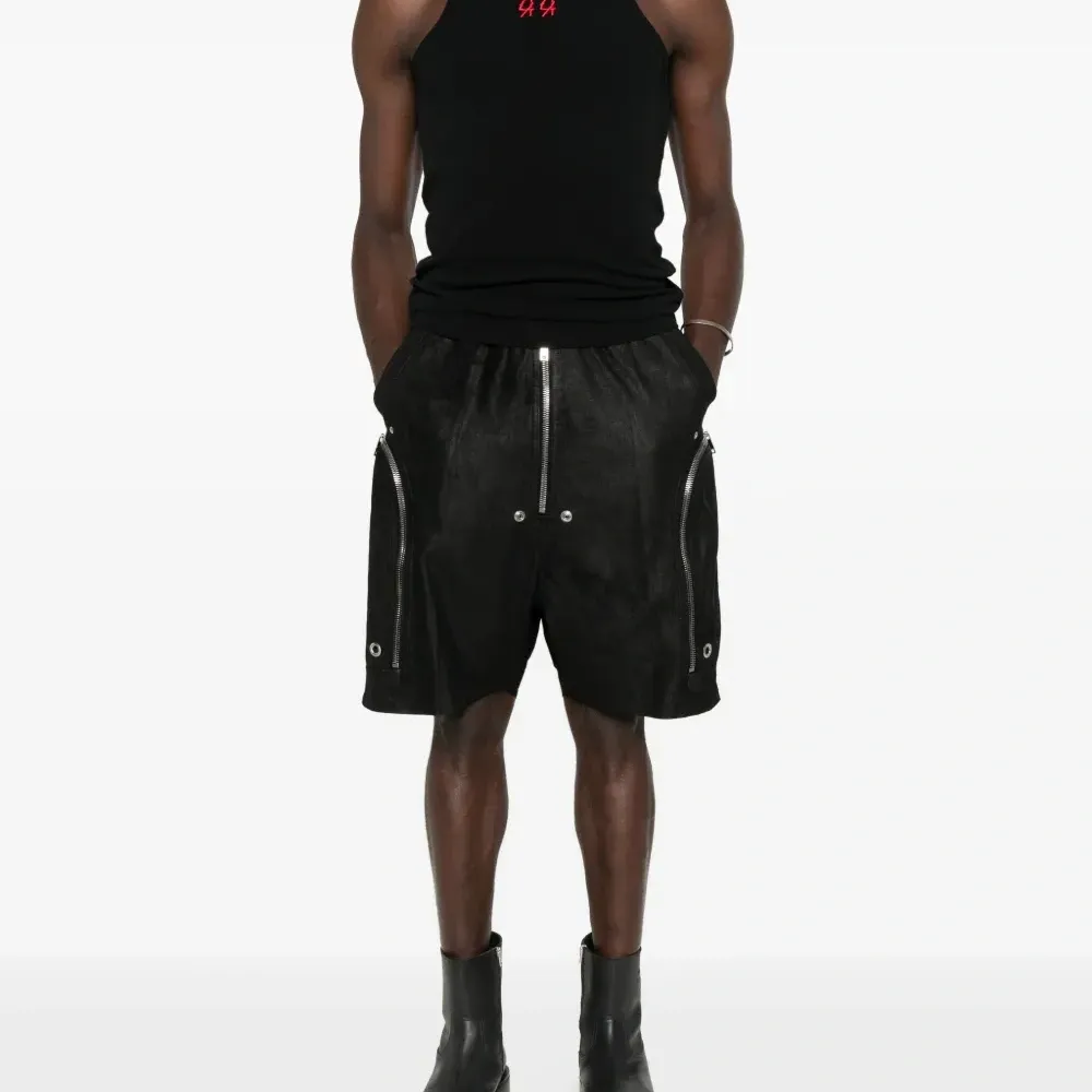 Топ без рукавов с вышитым логотипом Топ без рукавов с вышитым логотипом