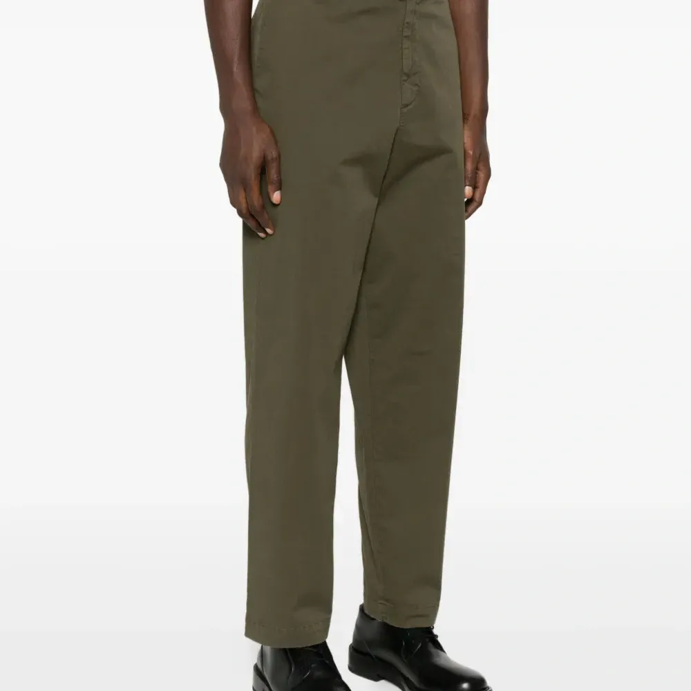 Брюки с высокой талией