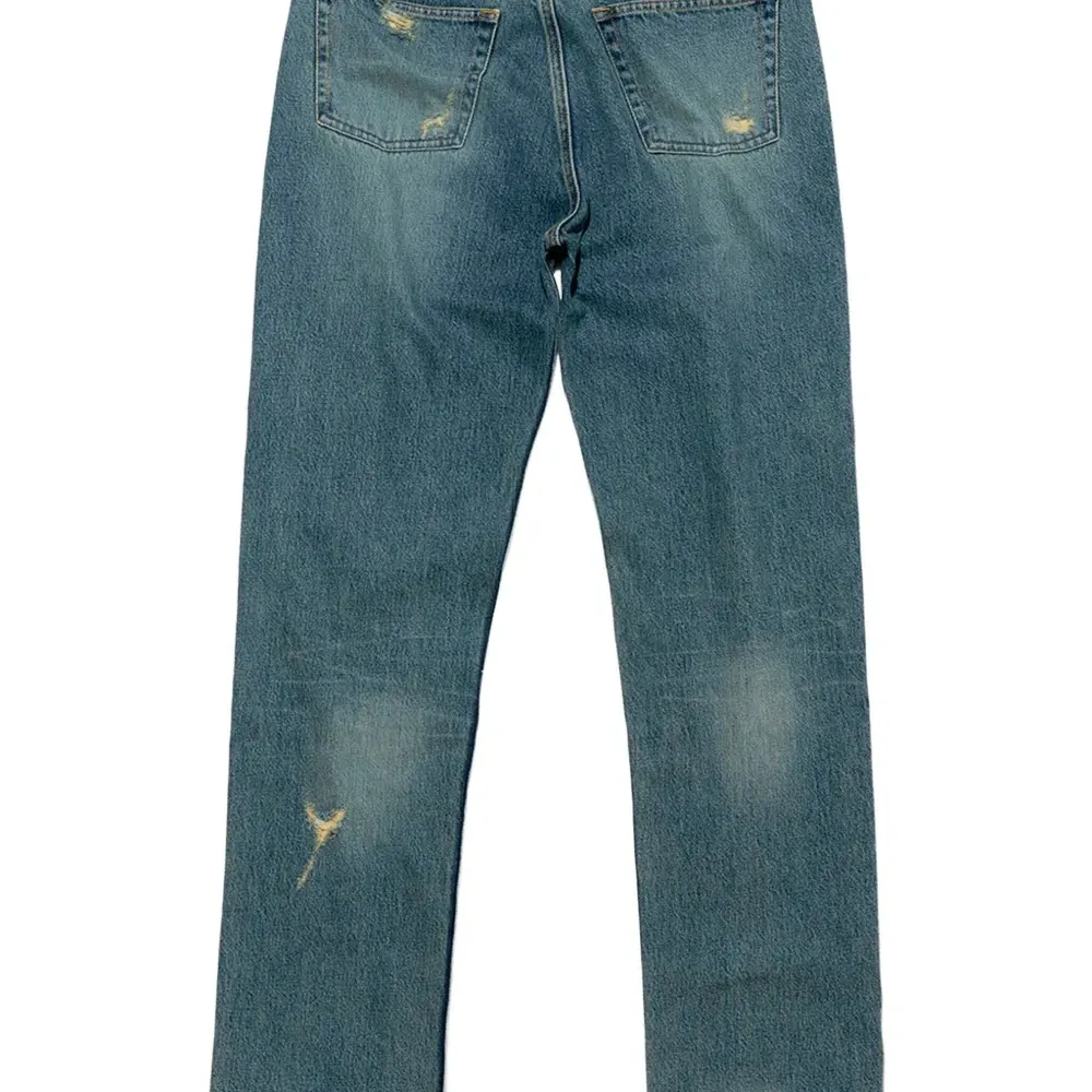 Прямые джинсы с эффектом потертости