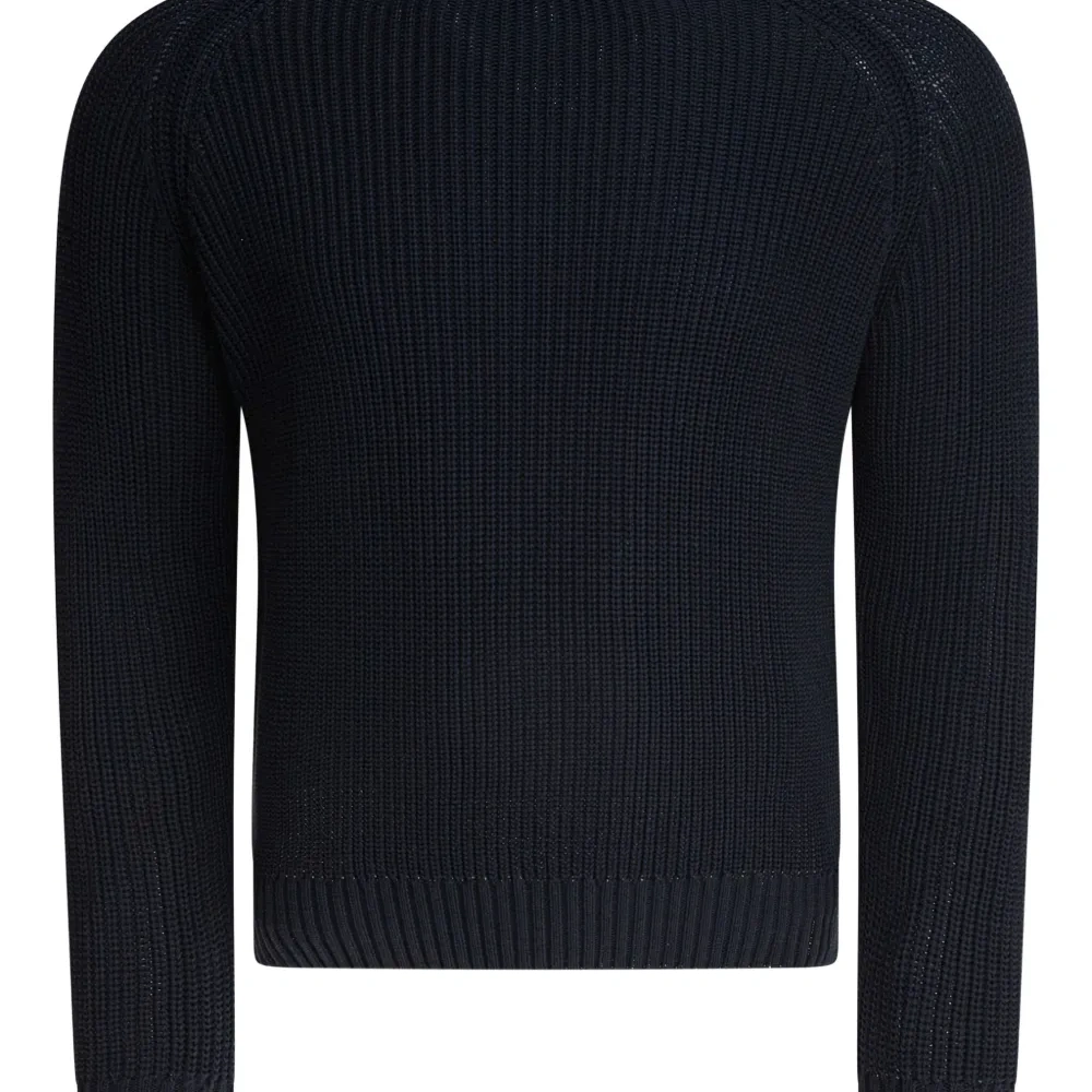 свитер в рубчик с круглым вырезом