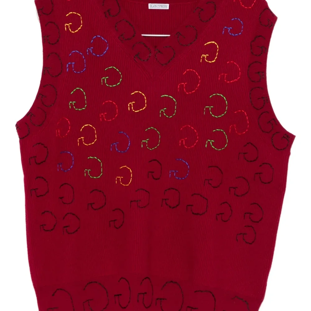 Свитер с V-образным вырезом