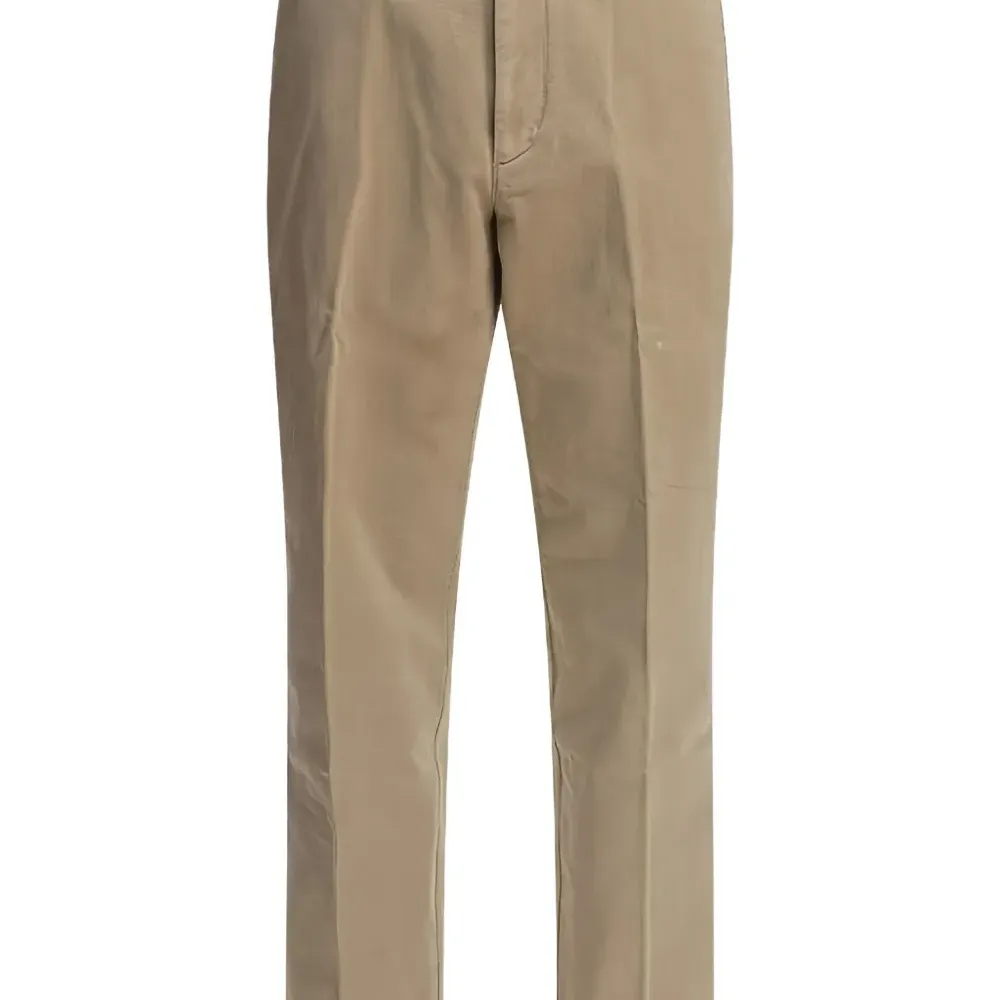 брюки с карманами