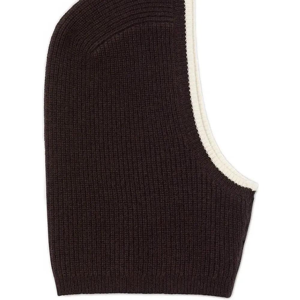 Балаклава в рубчик с контрастной отделкой