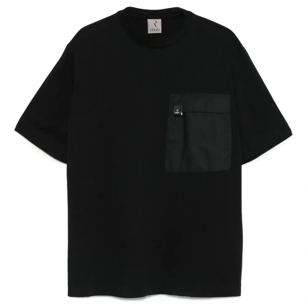 футболка с накладным карманом