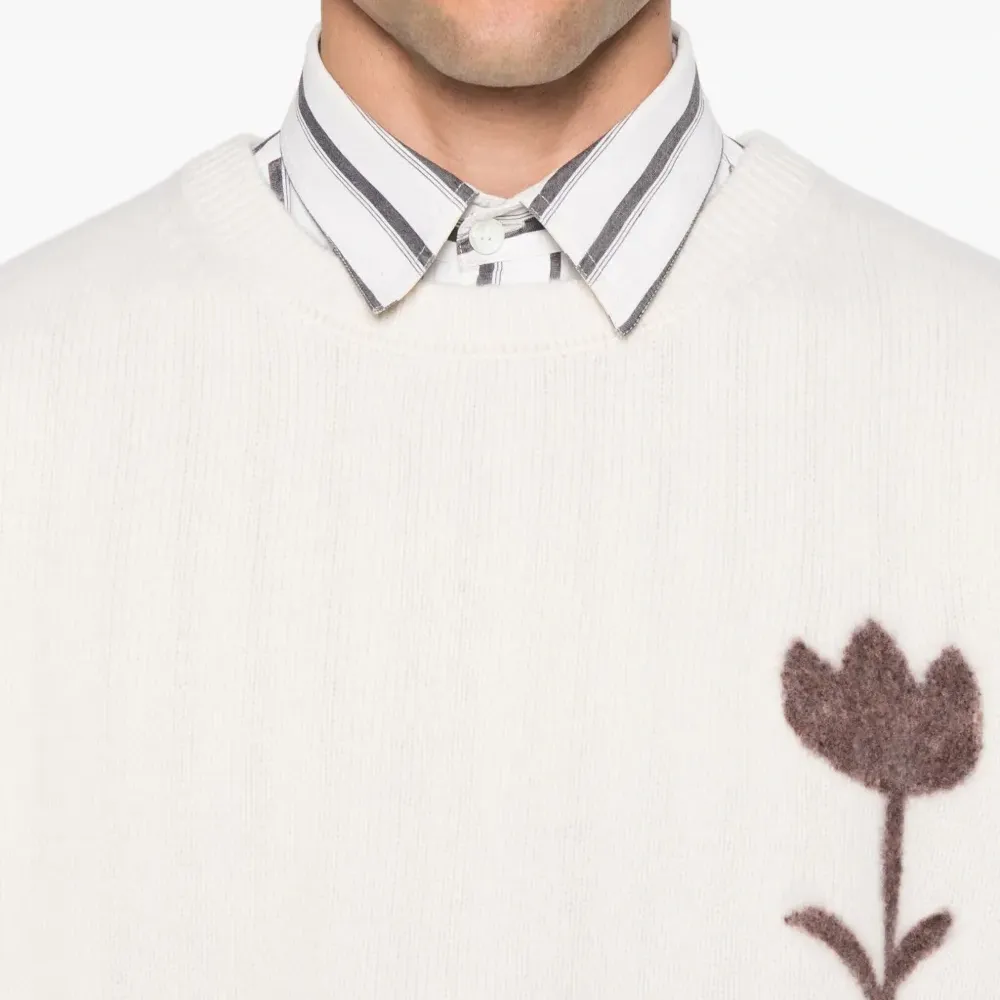 Толстовка с цветочной аппликацией