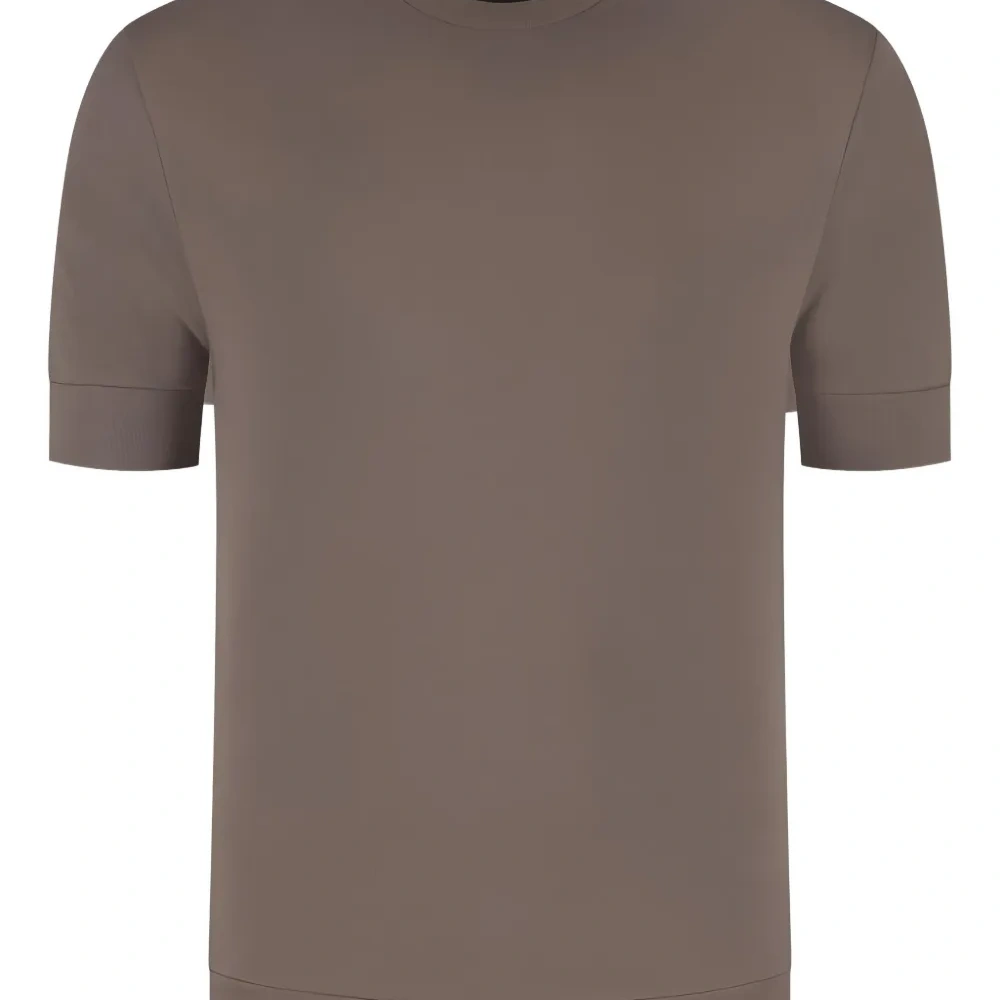 Футболка с круглым вырезом