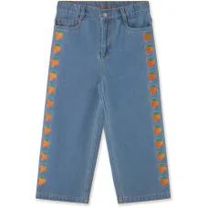 Джинсы с вышивкой в виде клубники Джинсы с вышивкой в виде клубники