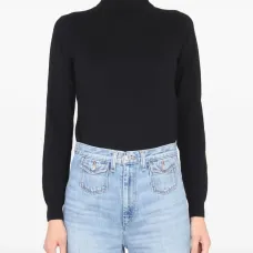 Свитер с высоким воротником