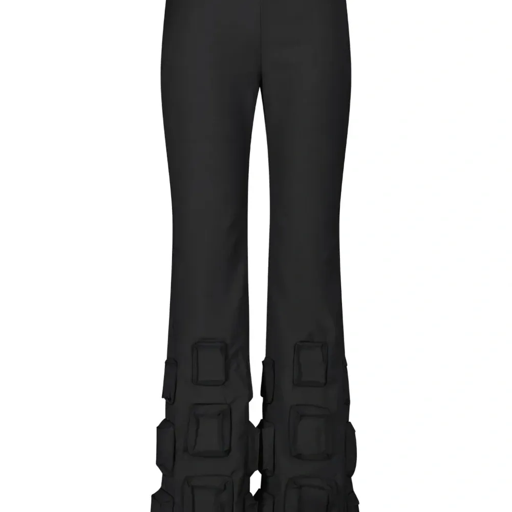 Расклешенные брюки с карманами