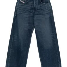 Джинсы с карманами