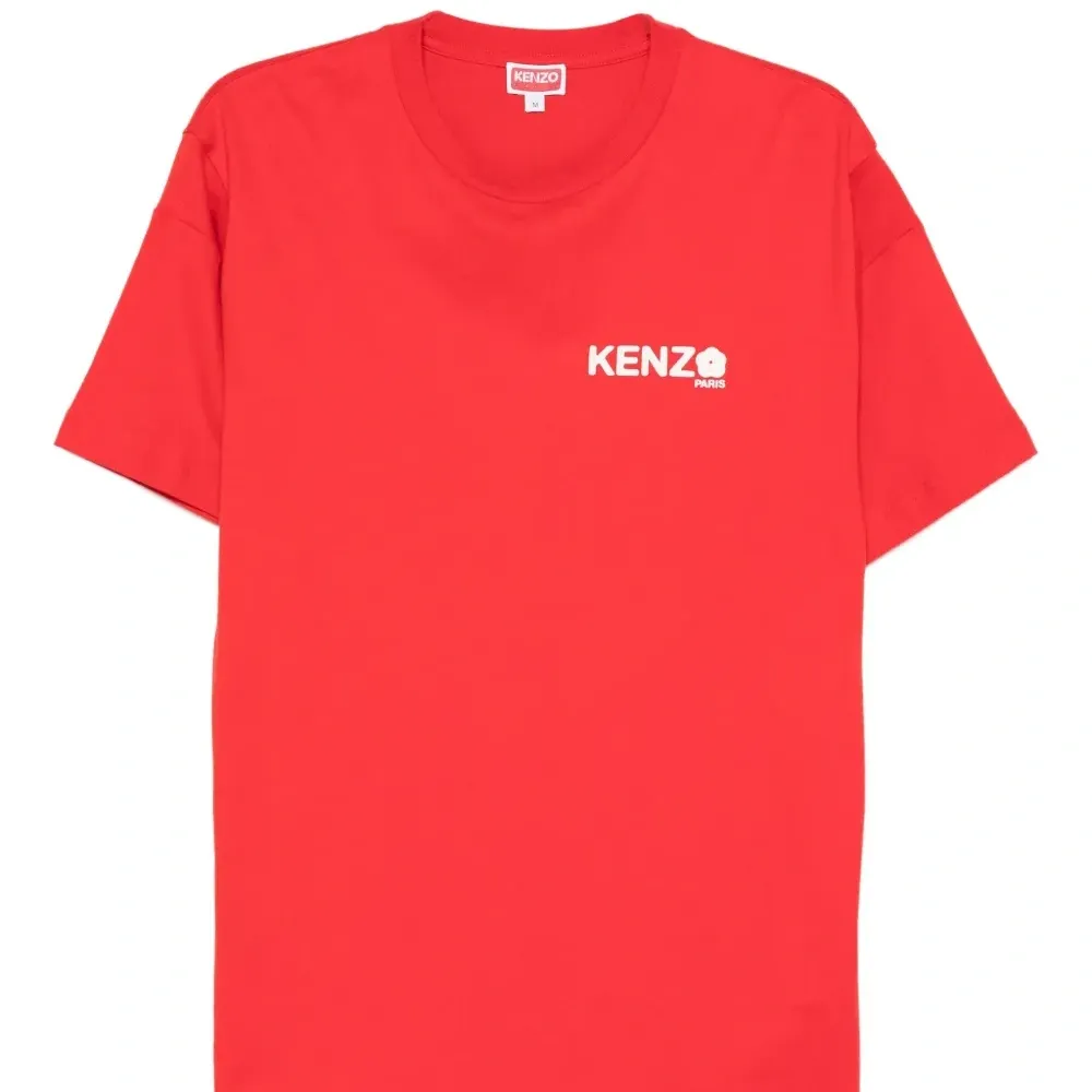 футболка с логотипом