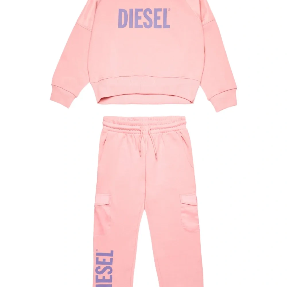 Спортивный костюм с логотипом