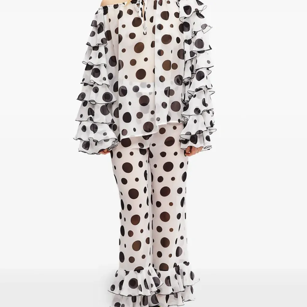 брюки в горох с оборками