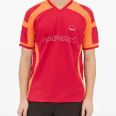 футболка с логотипом