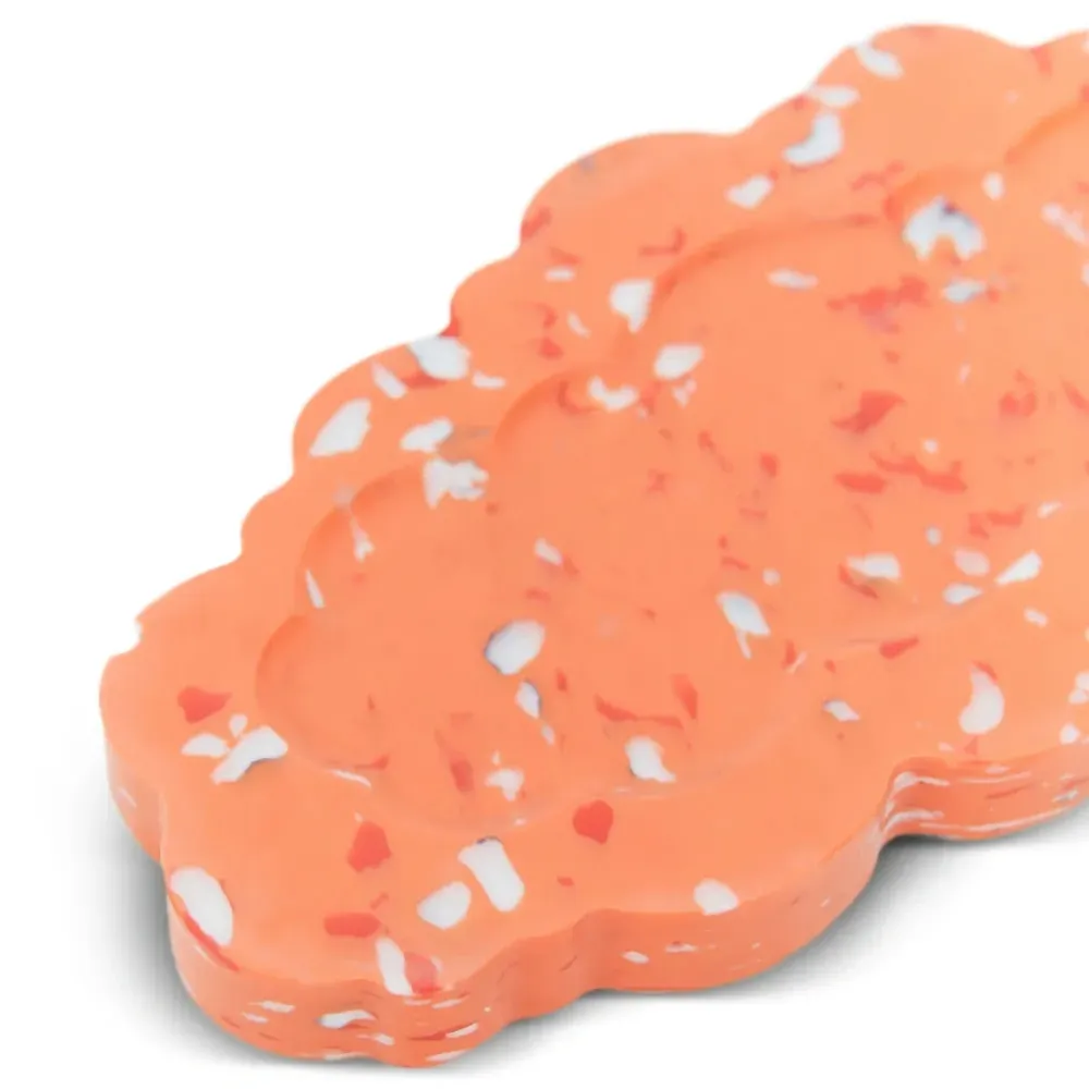 поднос в мелкую точку