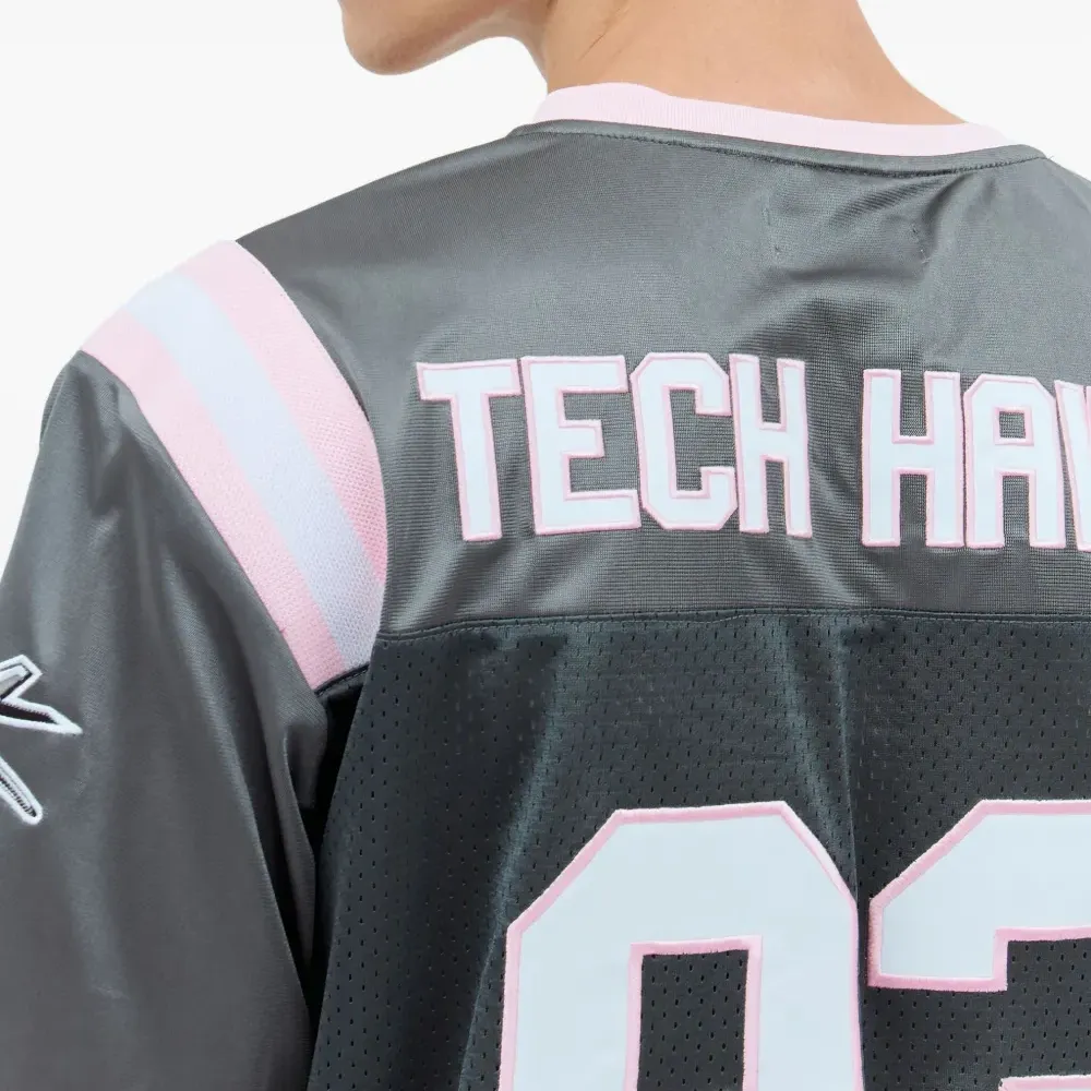 футболка с перфорацией