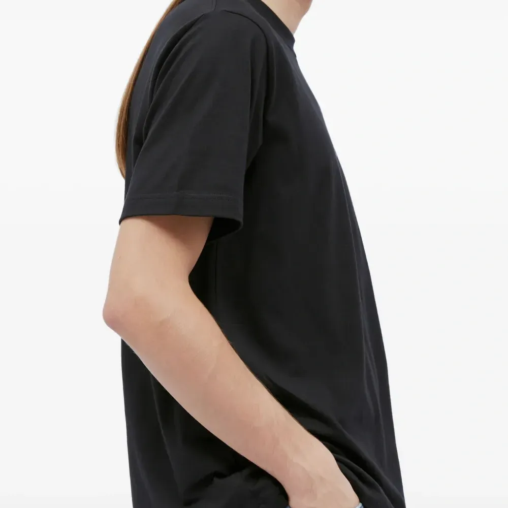 футболка с логотипом