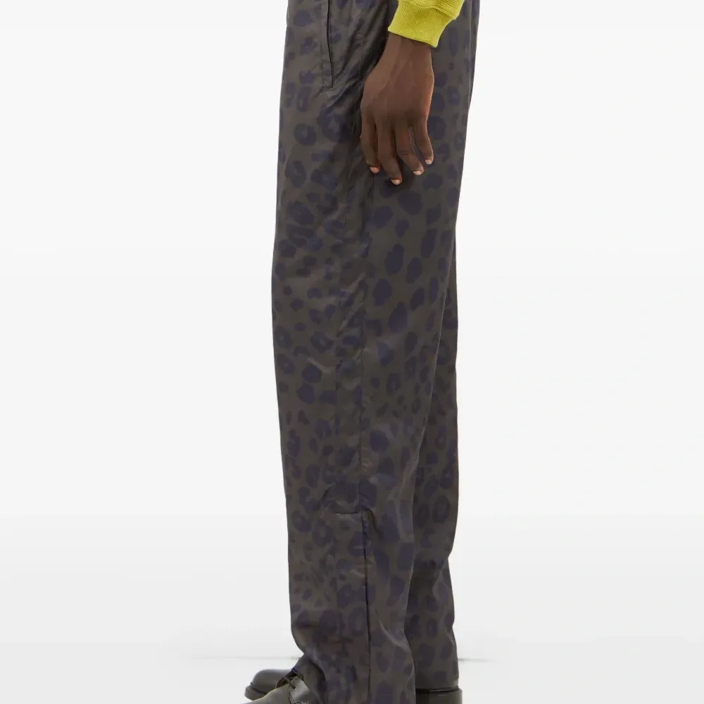 брюки с анималистичным принтом брюки с анималистичным принтом