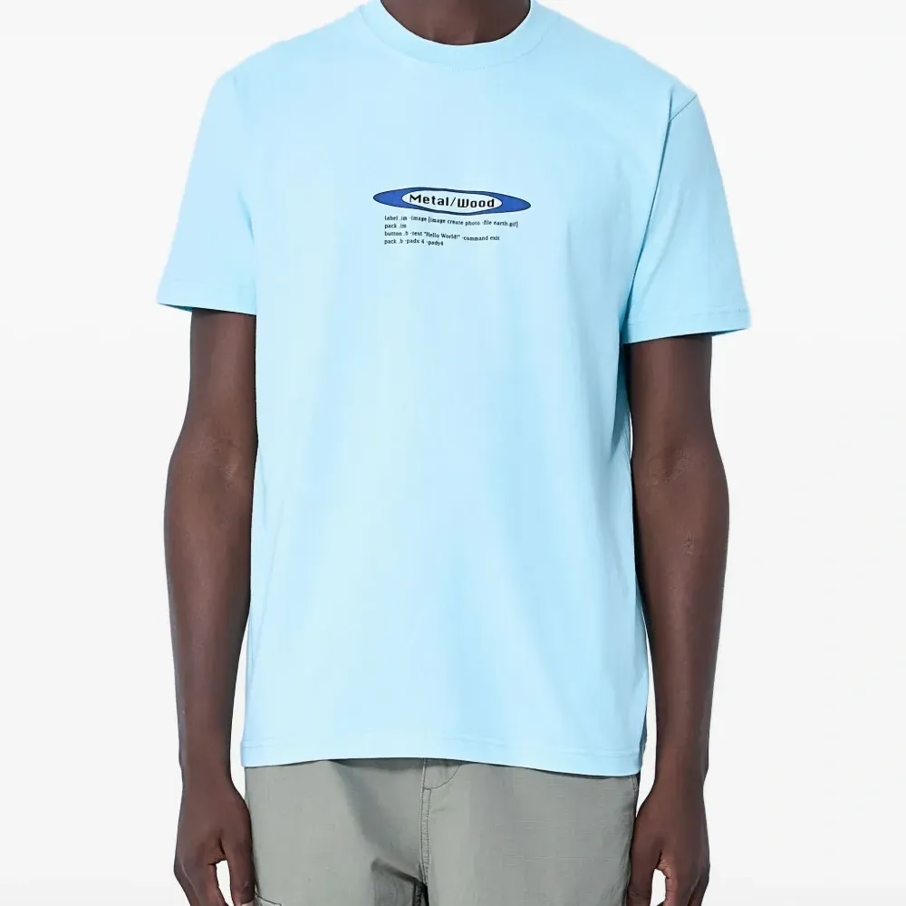 футболка с логотипом