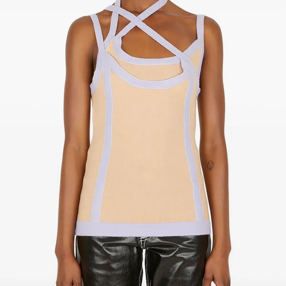 Топ асимметричного кроя со вставками