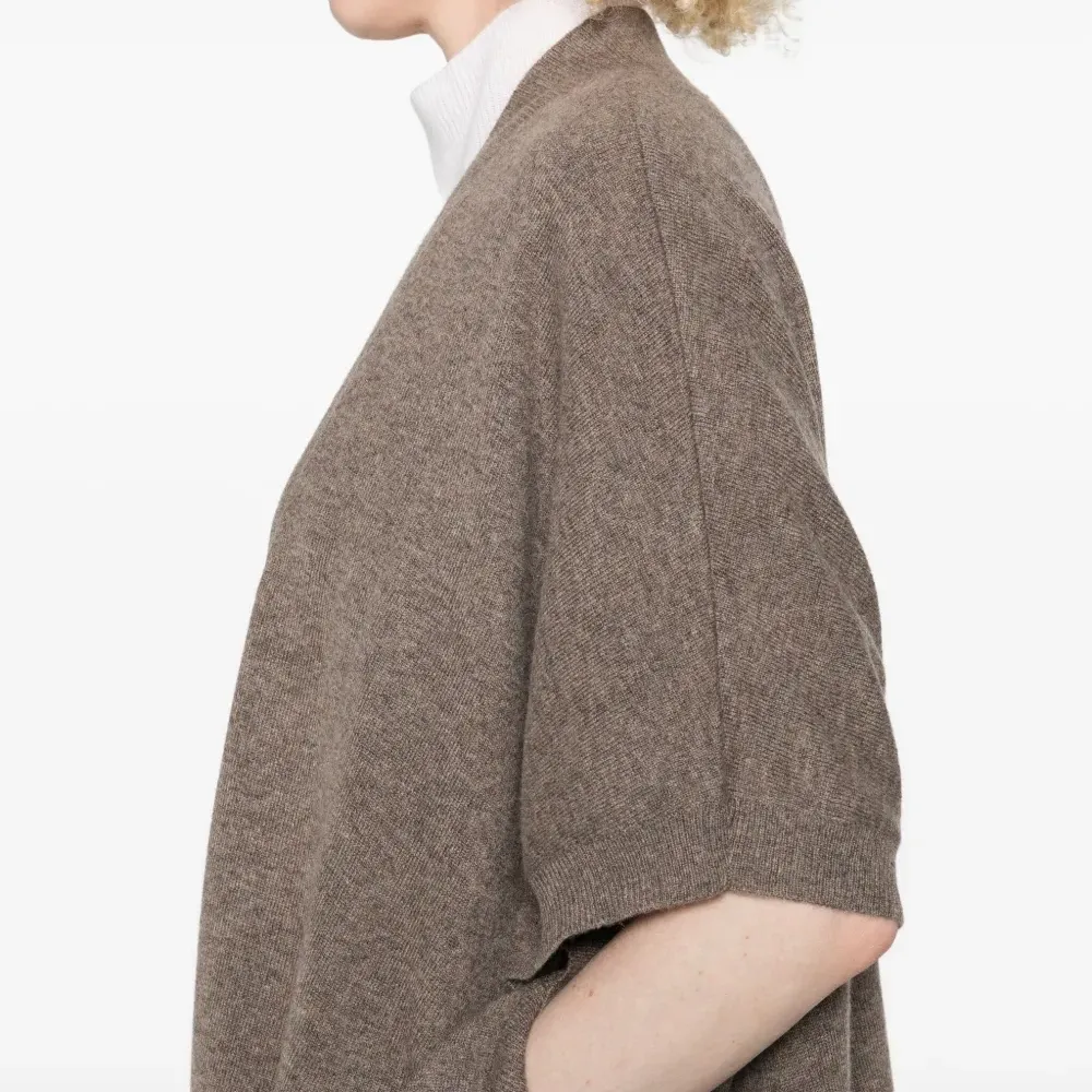 Кардиган с короткими рукавами и открытой передней частью