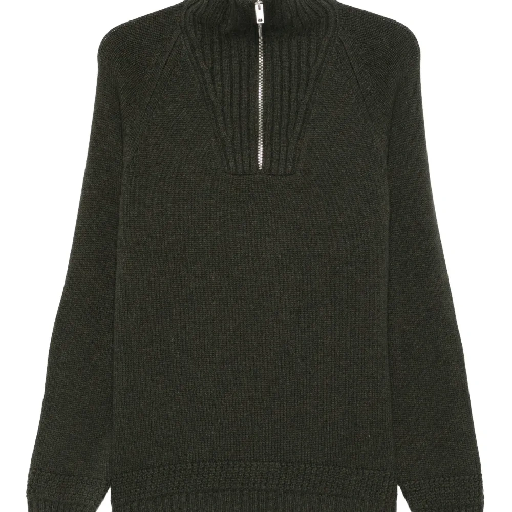 Свитер с молнией и нашивками на локтях